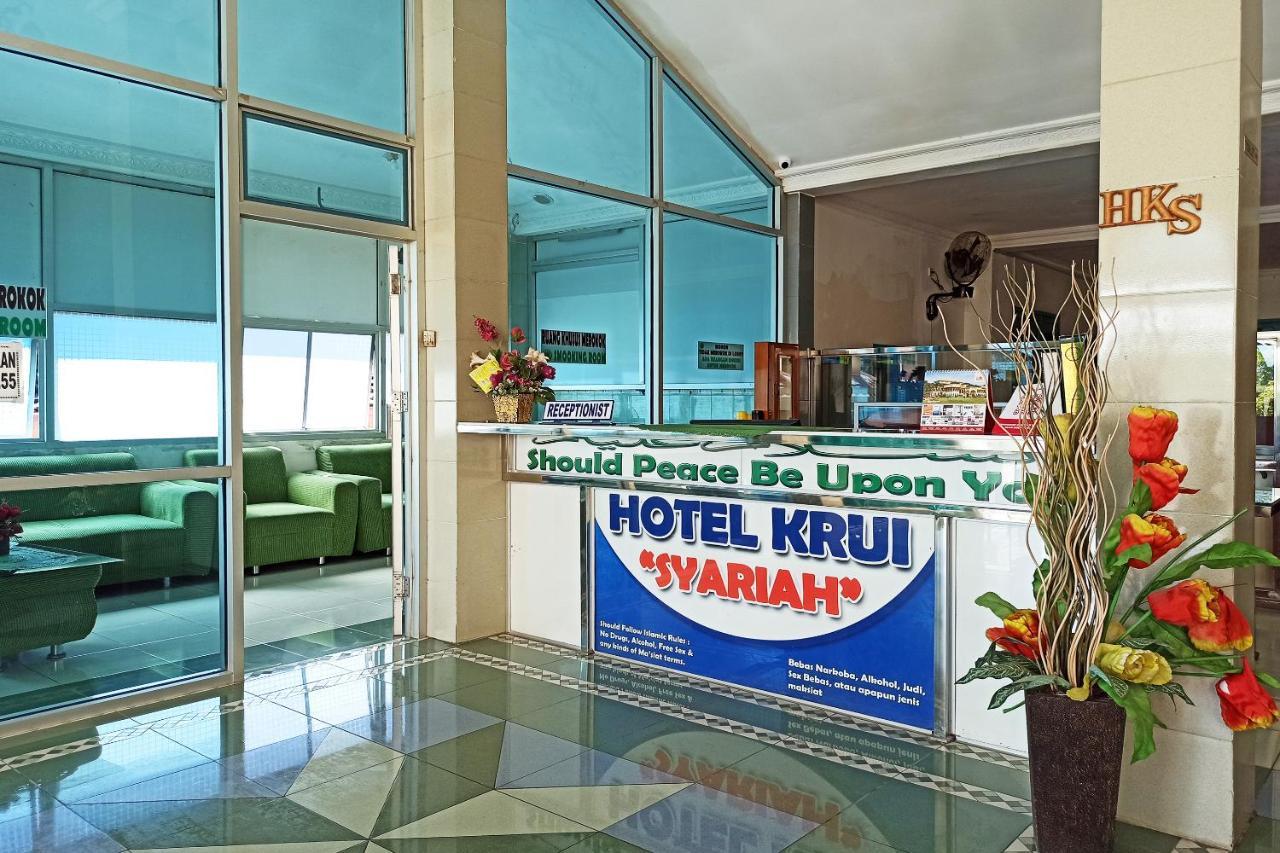 Oyo 2611 Hotel Krui Syariah Exterior photo